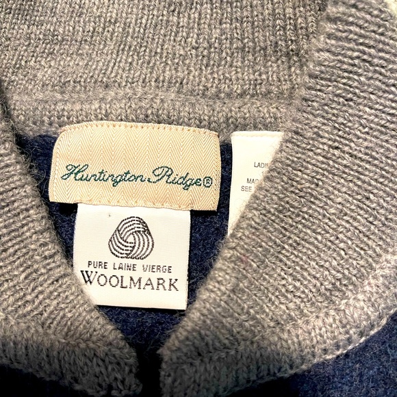 Beautiful woman’s woollen vest/gilet sized Medium - Picture 4 of 4